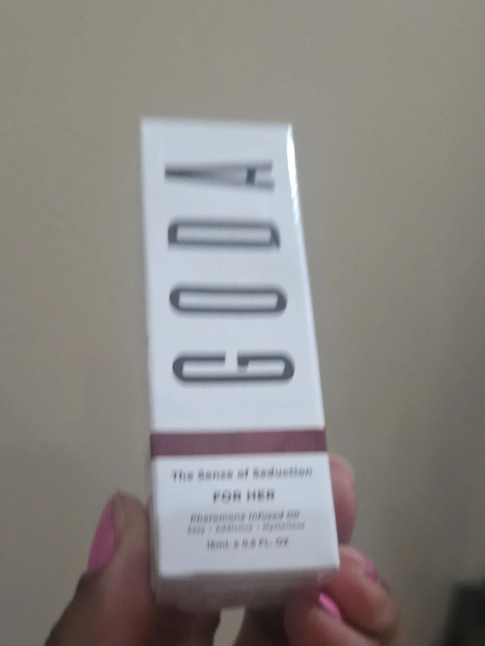 GODA The Sense of Seduction For Her Fragrance Oil - White & Maroon